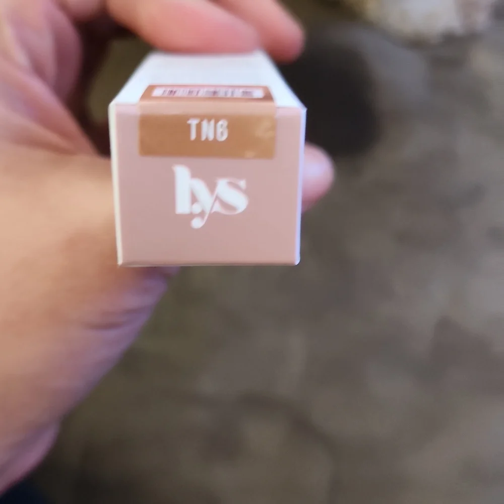 NWT Lys Beauty Concealer